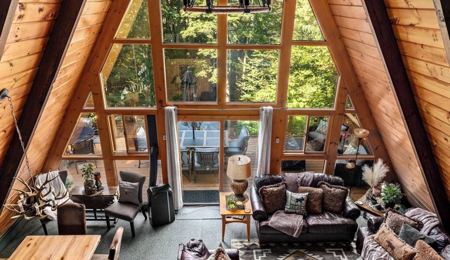 Golf/Ski A-Frame Chalet w/Hot Tub, Sauna, 2 King Beds - Near Town
