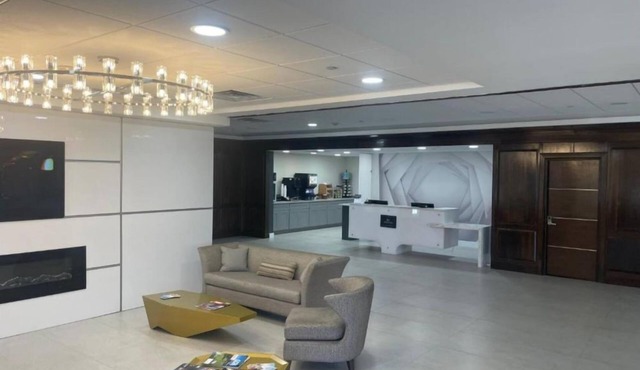 Golf & Spa Retreat: Lakeview Resort Studio w Pool & Spa Sauna