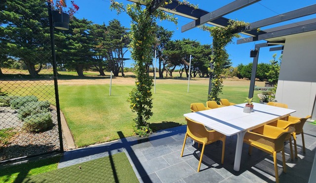 Golf & Surf @ 13th Beach or bike to Barwon Heads