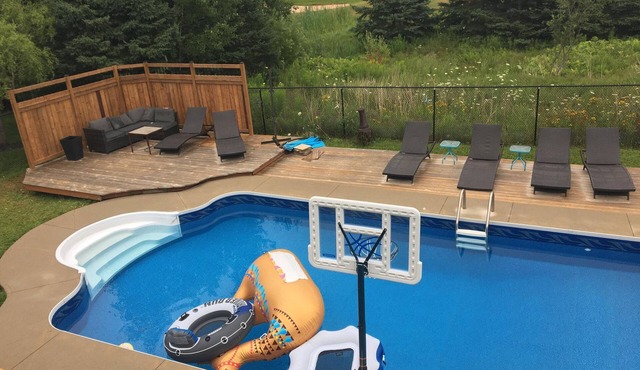 Golf, Swim & Repeat 5 Bedroom home with inground pool on golf course