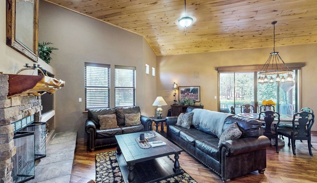 Golf, Trails & Lakes! Dog-Friendly Show Low Home