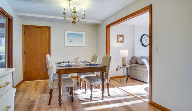 Golf & Unwind: Family Home 2 Mi to Covell’s Beach!