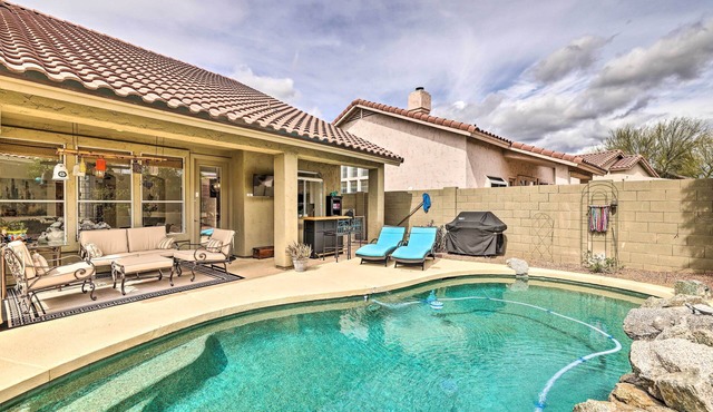 Golf & Unwind Poolside: Cave Creek Group Retreat!