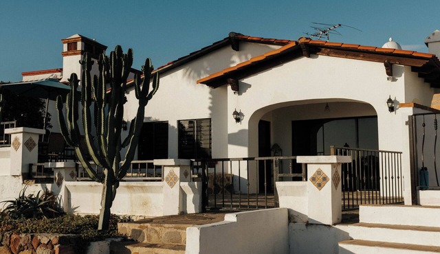 GOLF VIEW AND WALKING ACCESS