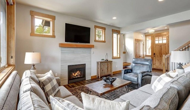 Golf Views, Game Room & Suncadia Pool Access