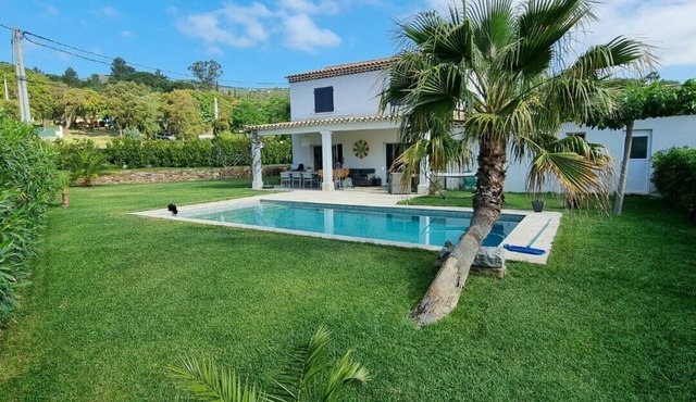 GOLFE DE SAINT-TROPEZ - VILLA SLEEPS 8 4 BEDROOMS