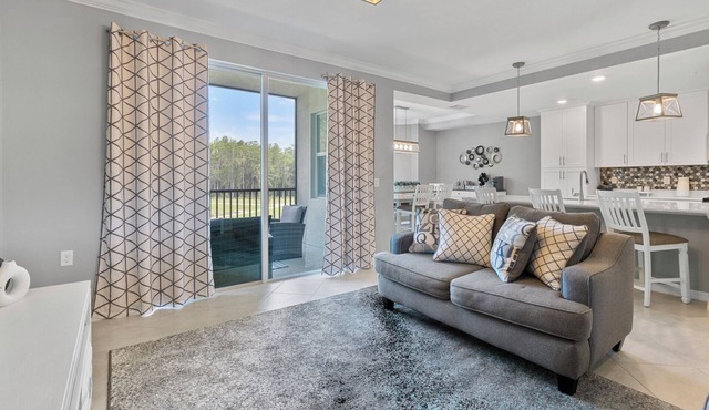 Golfer's Haven: Luxurious Condo with Scenic Views