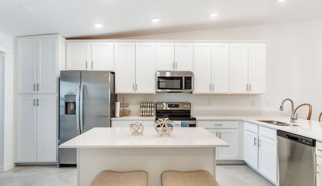 Golfer's Paradise in BRAND NEW Luxurious Condo - GOLF INCLUDED +Golf Cart Option