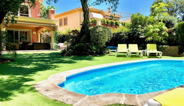 Golfers & Beach Villa with heated pool