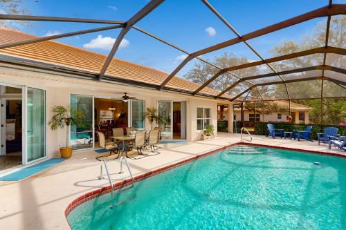 Golfers Oasis with Pool in Black Diamond Ranch!