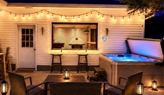 Gondola House | Hot tub, Arcade, Walkable Getaway, Fun Central! Game Room, Hot Tub, Steps to Village.