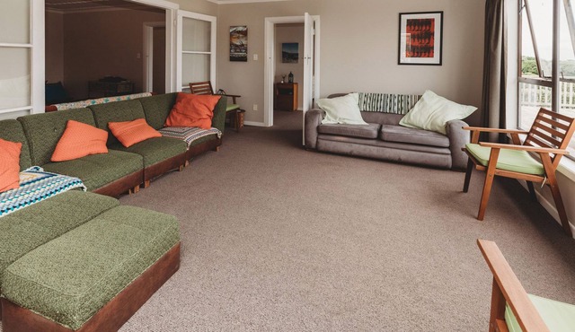 GONE COASTAL KIWI BACH WAREA