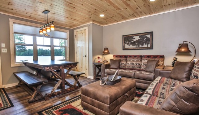 Gone Fish Inn: Remodeled Lakefront Cabin, FREE Wi-Fi & Firewood, No Cleaning Fee