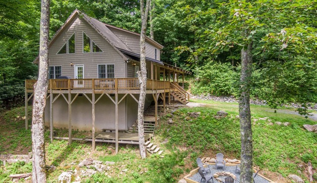 Gone Ski'Inn - Pet Friendly! Minutes to ski slopes, golf course, tennis, shopping, and more!