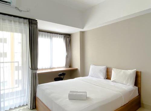 Good Choice and Cozy Studio Gateway Park LRT City Jatibening Apartment By Travelio