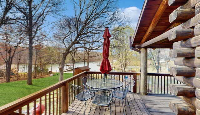 Good Lake Times - Cozy retreat on the lake with views, peaceful vibes & modern comfort