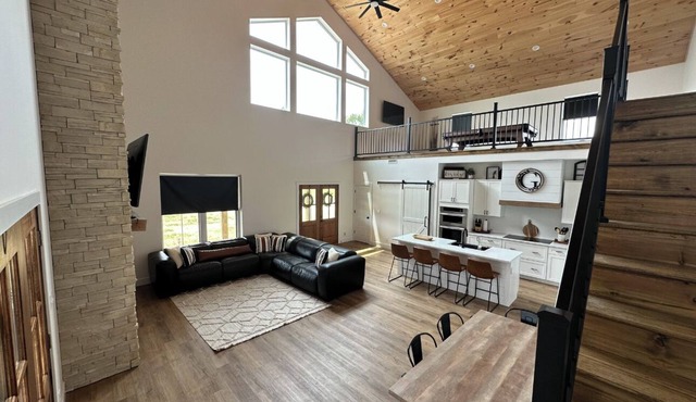 Good Land Acres, Newly built - Minutes from the Ark