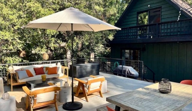 Good Life Cabin- EV-Hot Tub-Lake Access-Pups OK