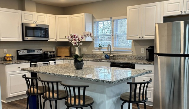 Good Luck Home- FULL HOME 28 Min from DC