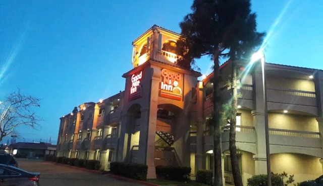 Good Nite Inn Freemont offers a Super Bowl Good Time