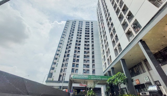 Good Place and Homey 2BR at Apartment Serpong Greenview