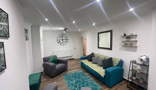 Good priced Single Bed Room In Windsor