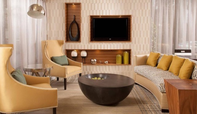 Good-Value Accommodation! 4 Convenient Units, Pool, Free Breakfast, Parking!