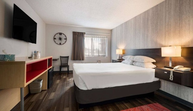 Good Value! Indoor Pool, Pet-friendly Property, Free Parking, Free Breakfast