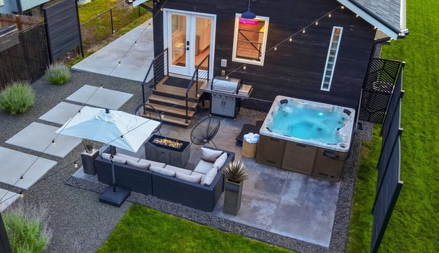 Good Vibe Tribe-2 Mi DT-Hot Tub-K Bed-Pet Friendly