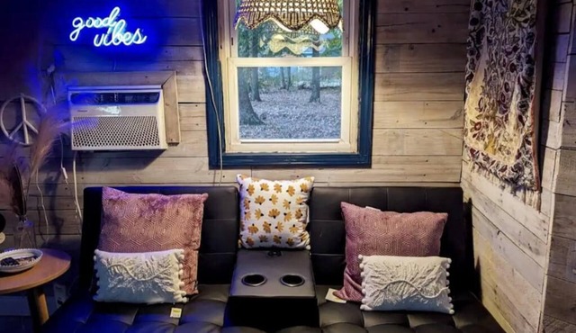 Good Vibes Cabin
