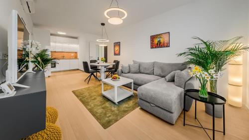 Good Vibes Lux, 2BDR, Parking, 2BATH