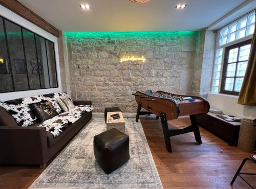 GOOD VIBES Luxurious Loft in Paris 11th, with AC & table football