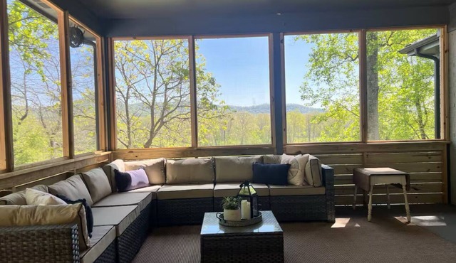 Good Vibes Only: Red River Gorge! Large Game Room! Hot Tub!