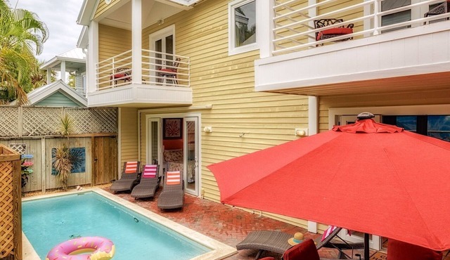 *GOOD VIBRATIONS @ OLD TOWN* Unique Villa & Pool + LAST KEY SERVICES…