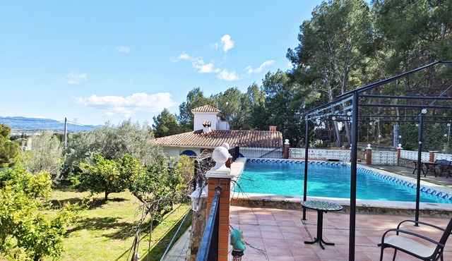 Good view,very big swimmingpool 80 metros .quite ,forest, City of music