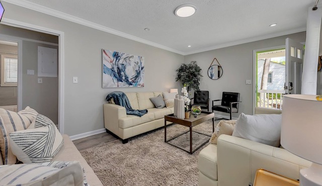 GoodKarma Rentals Gorgeous Interiors Gorgeous Outdoor Living Space with a Huge