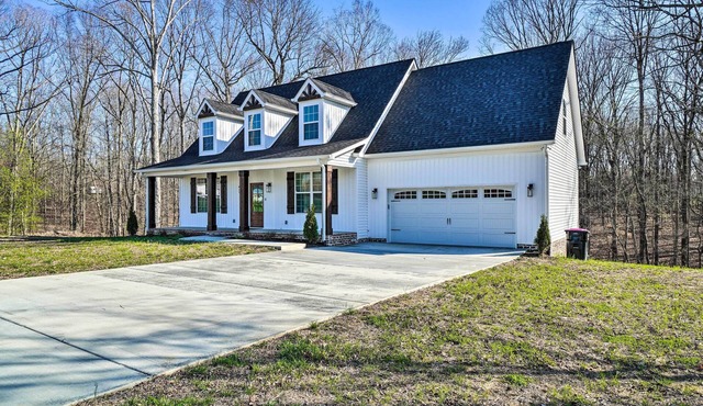 Goodlettsville Home ~ 4 Miles to Raceway!