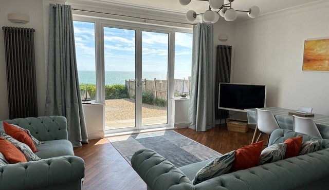 Goodwin’s View is a beautifully presented seaside apartment in Broadstairs, hosted by Seastay