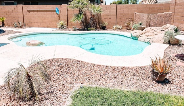 Goodyear Pool Pet Friendly Perfect for Traveling/Club Teams