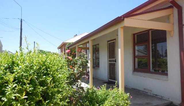 Goolwa Cottage 11 Hutchinson - BYO Linen - Pet Friendly