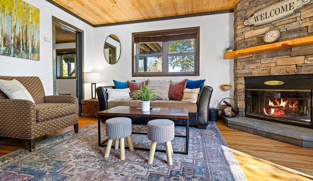 Gooseberry Trailside Suites | Encampment River Suite