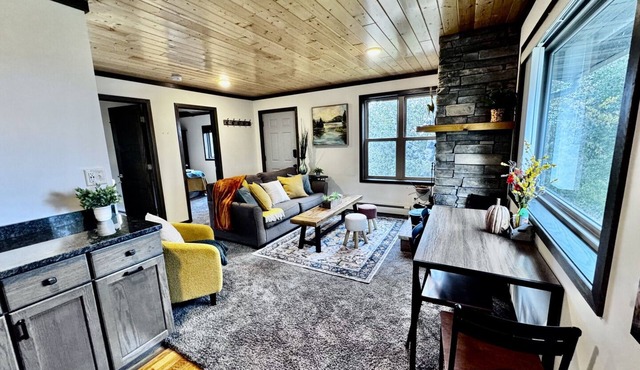 Gooseberry Trailside Suites | Lester River Suite