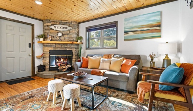 Gooseberry Trailside Suites | Knife River Suite