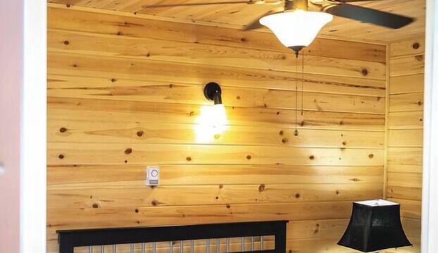 Gopher's Hole Cabin - Lakewood Park Cabins