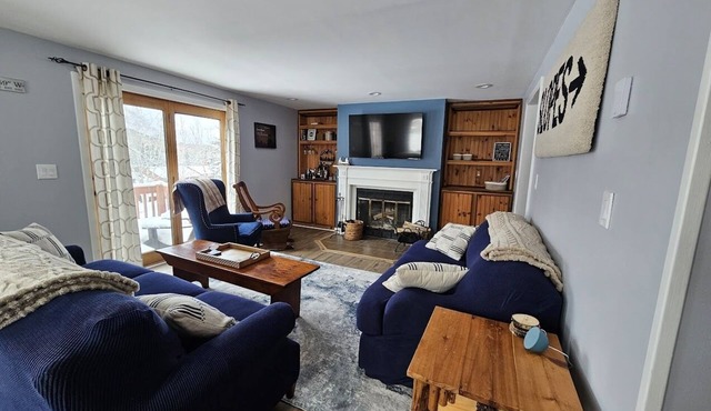 Gore Mnt. Adirondack 23E skis for rent