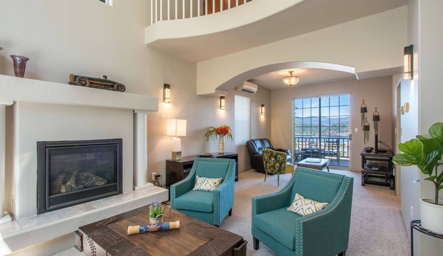 Gorge View 365 - Relax & Watch the River, Elegant, Downtown Location, Views