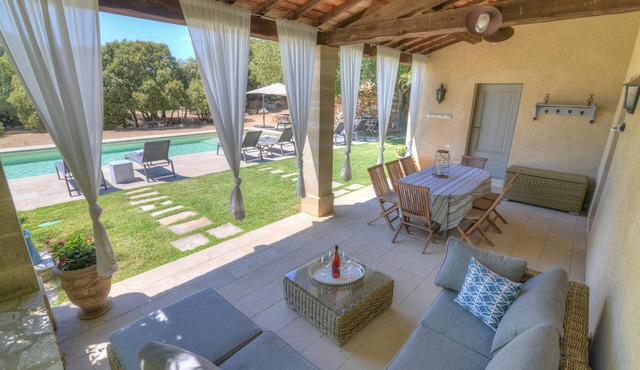 Gorgeous property in a calm village with plenty of space & heated pool