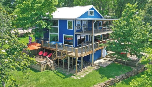 Gorgeous, 1 Acre, Private, Waterfront Lake Livingston Oasis w/Dock