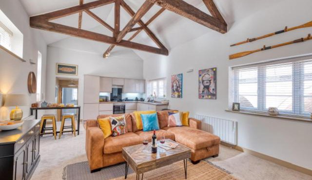 Gorgeous 1-bed city apartment, sleeps 4