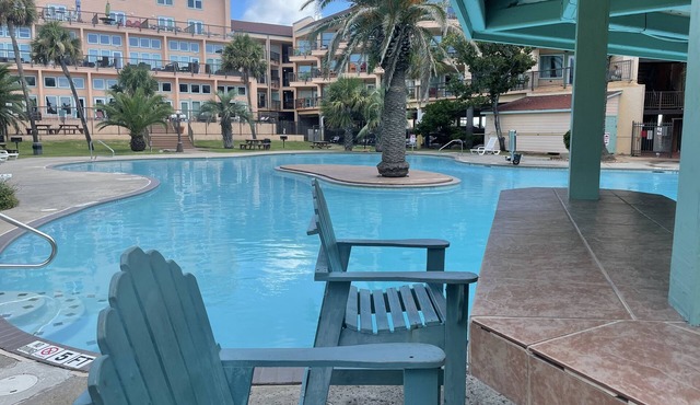 Gorgeous 1 bedroom beach front condo. Sleeps 6